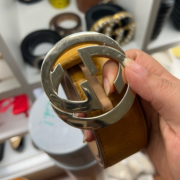 Gucci Accessories - Gucci Belt (original) comes with the dust bag as well